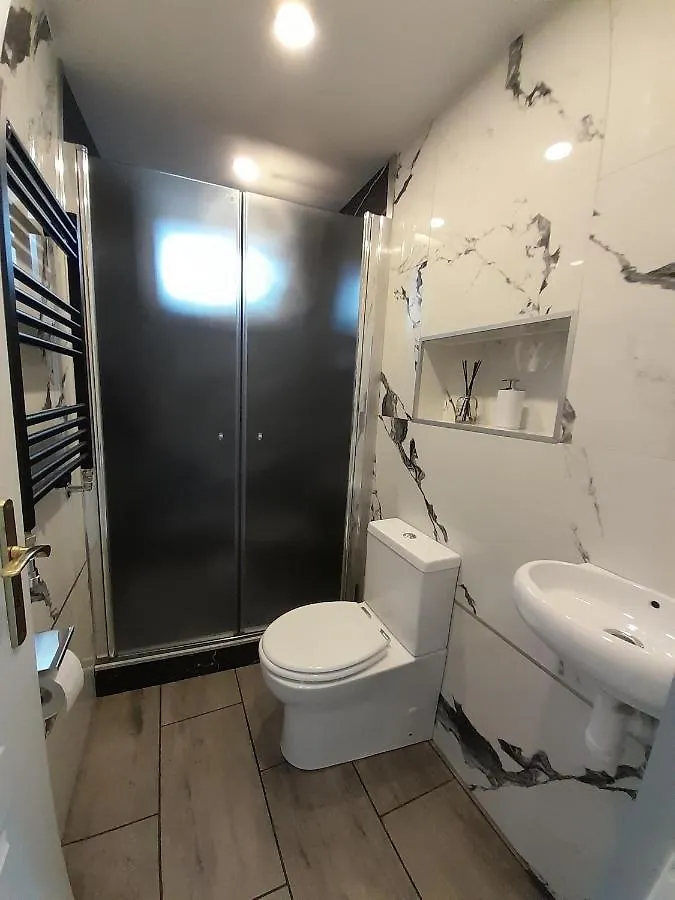 Konukevi Villa'S Apartment Prag Çek Cumhuriyeti